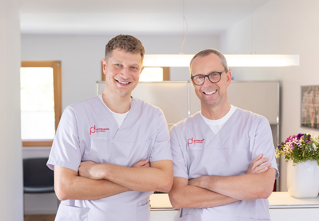 Dentale Praxis Dr. Mühlich,Zahnärzte, Dr. Jan Mühlich links, Dr. Dirk Mühlich rechts